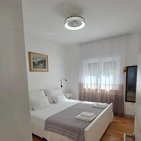 Vila Nevera Omisalj