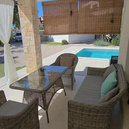 Vila Nevera Omisalj