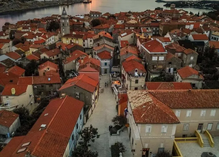 Nevera Vila Omišalj