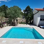 Nevera * אומיסאליי